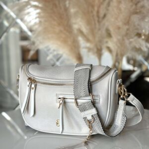 Torebka Lulu Castagnette listonoszka nerka crossbody beżowa ecru śmeietanka