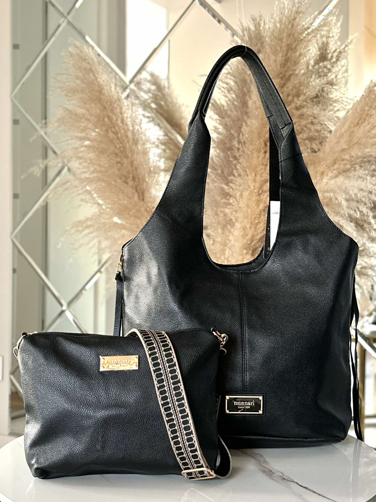 Torebka MONNARI shopper na ramię listonoszka 2w1 czarna