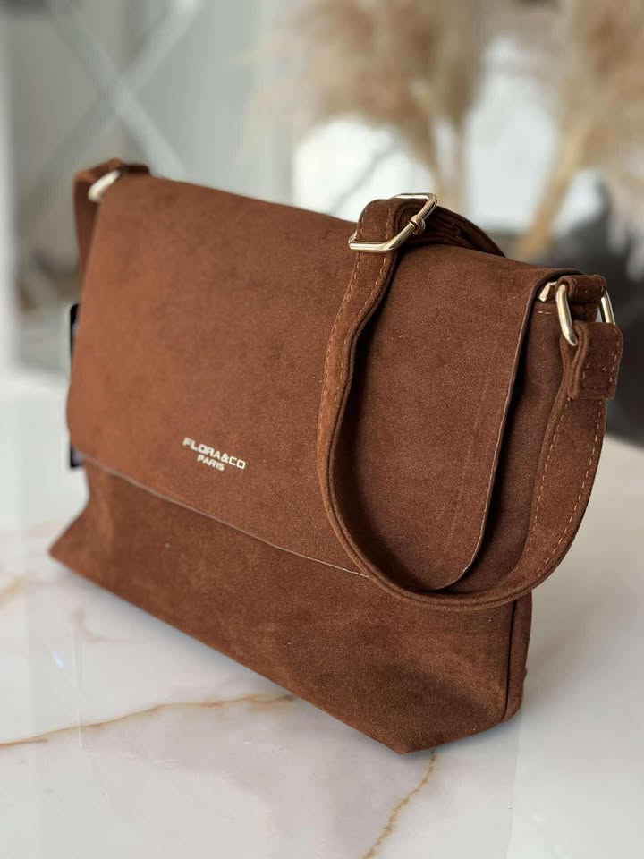 Torebka skóra ekologiczna FLORA&CO listonoszka raportówka camel - obrazek 3