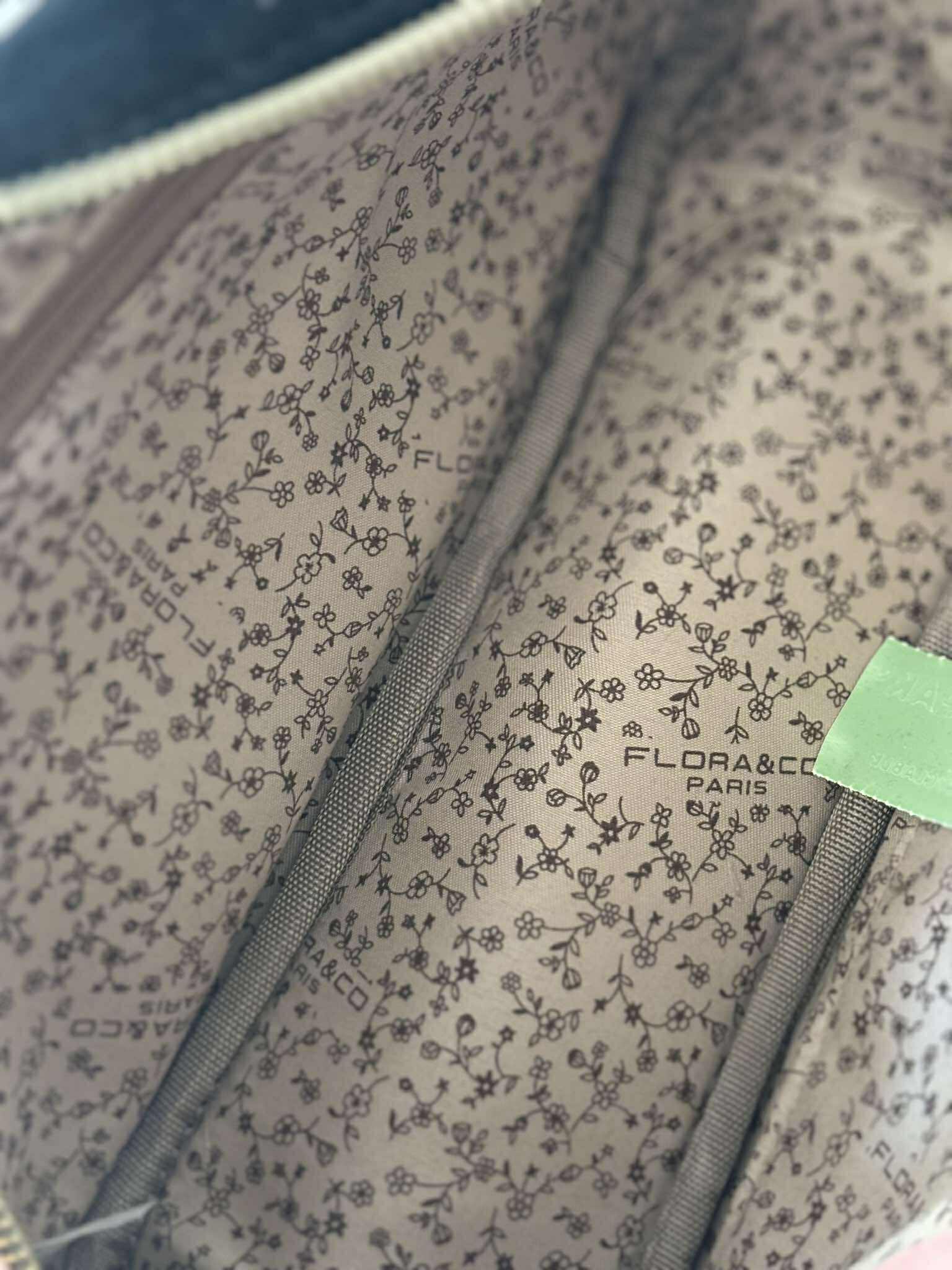 Torebka skóra ekologiczna FLORA&CO jamnik brelok czarna - obrazek 6